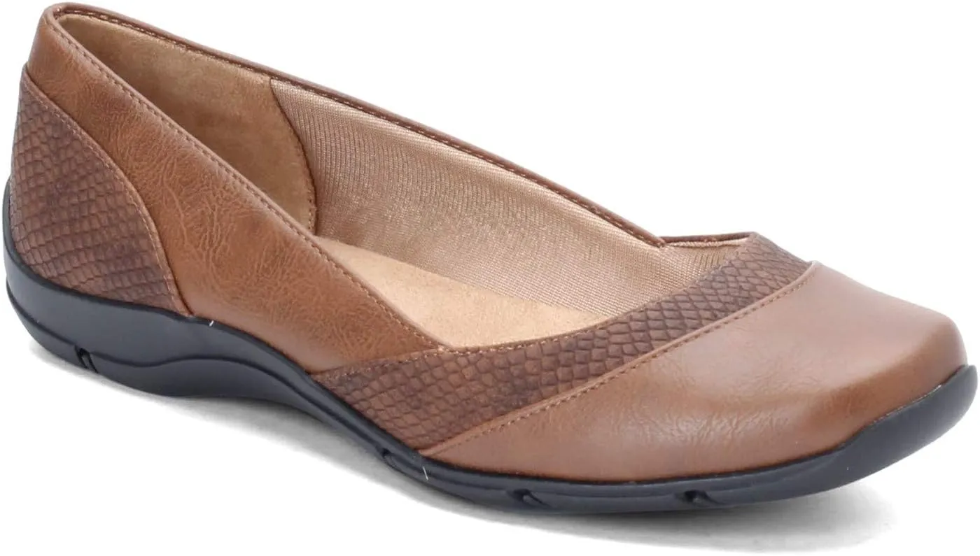 LifeStride Women's Deja Vu Ballerina Flats  Color Tan Size 8M